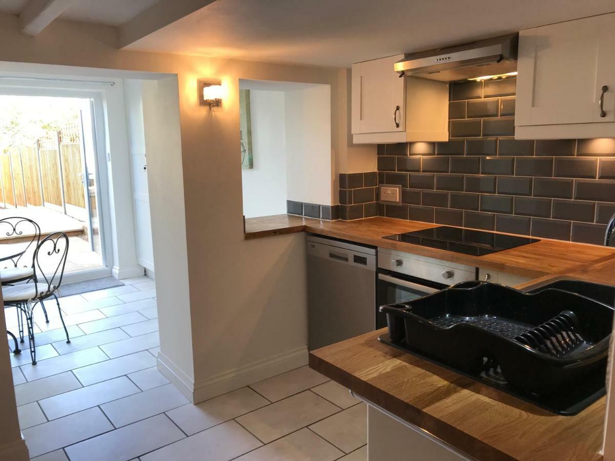 Modern Cottage In Oundle Esterno foto