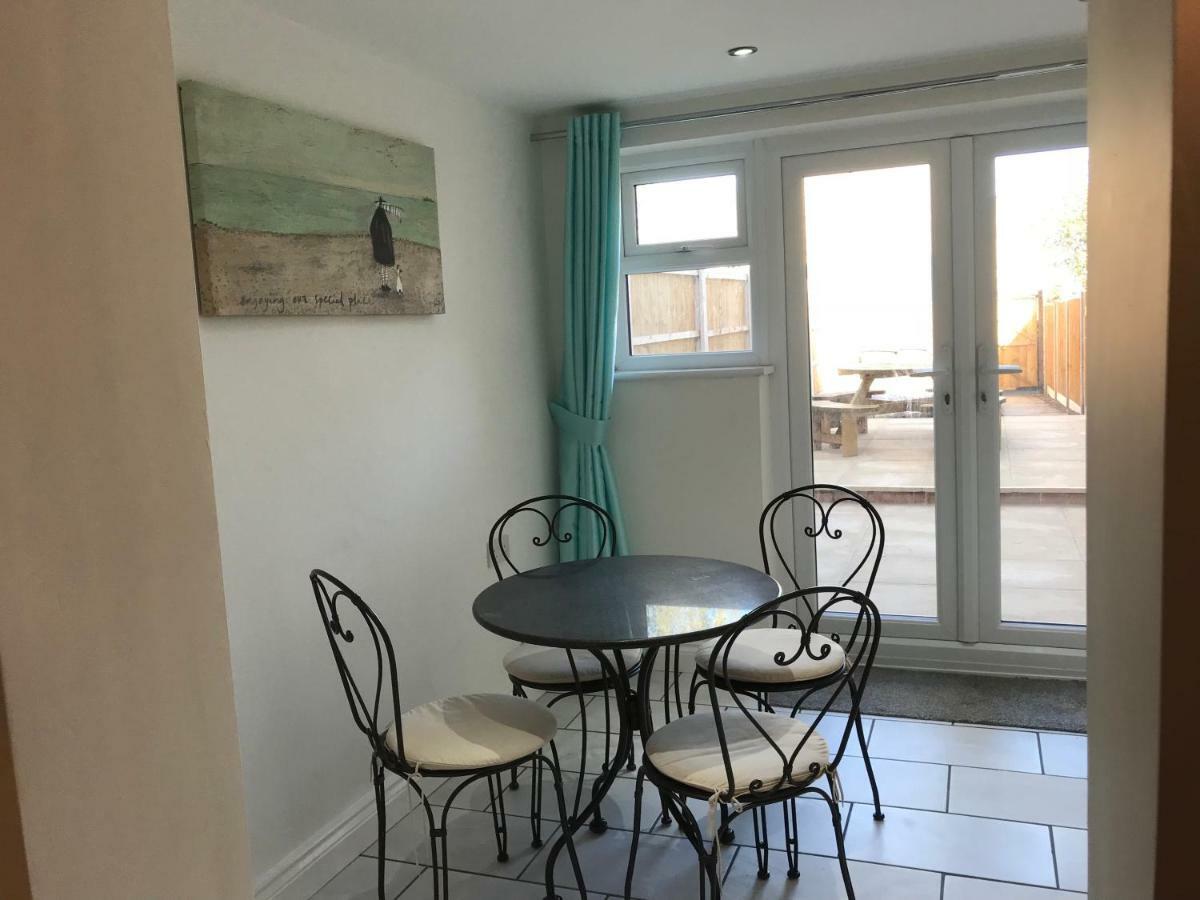 Modern Cottage In Oundle Esterno foto